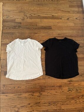 Set of Two Madewell Crewneck T-Shirts - White and Black